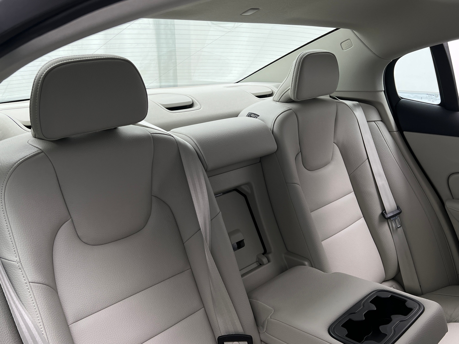 Thumbnail: 2024 Volvo S60 - 6