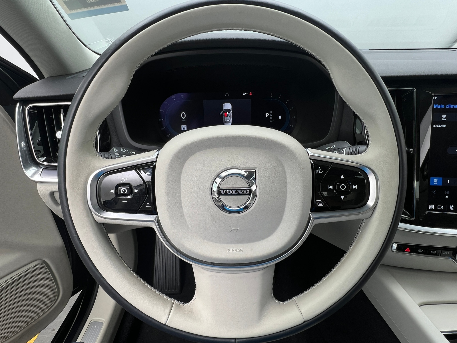 Thumbnail: 2024 Volvo S60 - 5