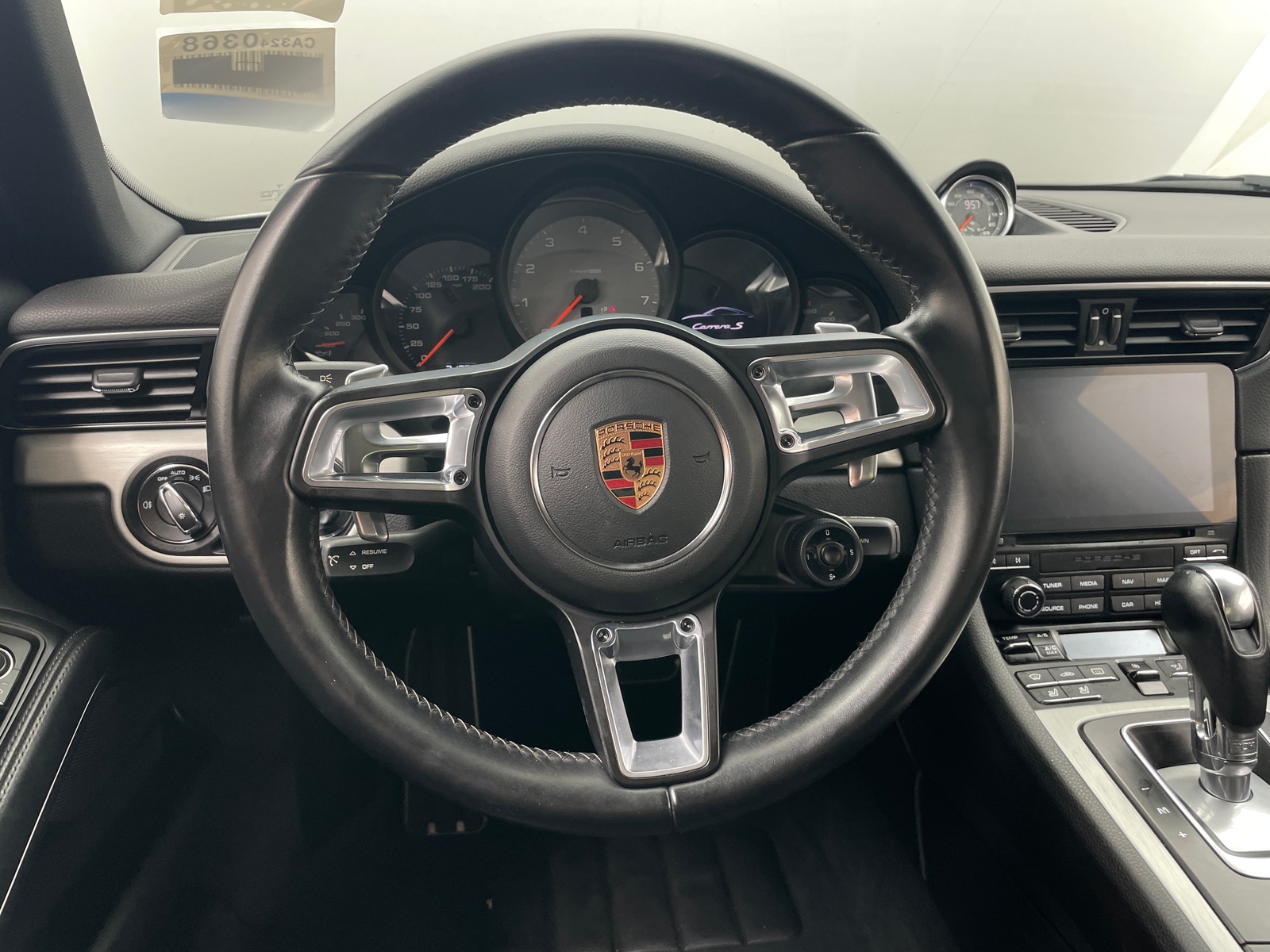 Thumbnail: 2017 Porsche 911 - 3