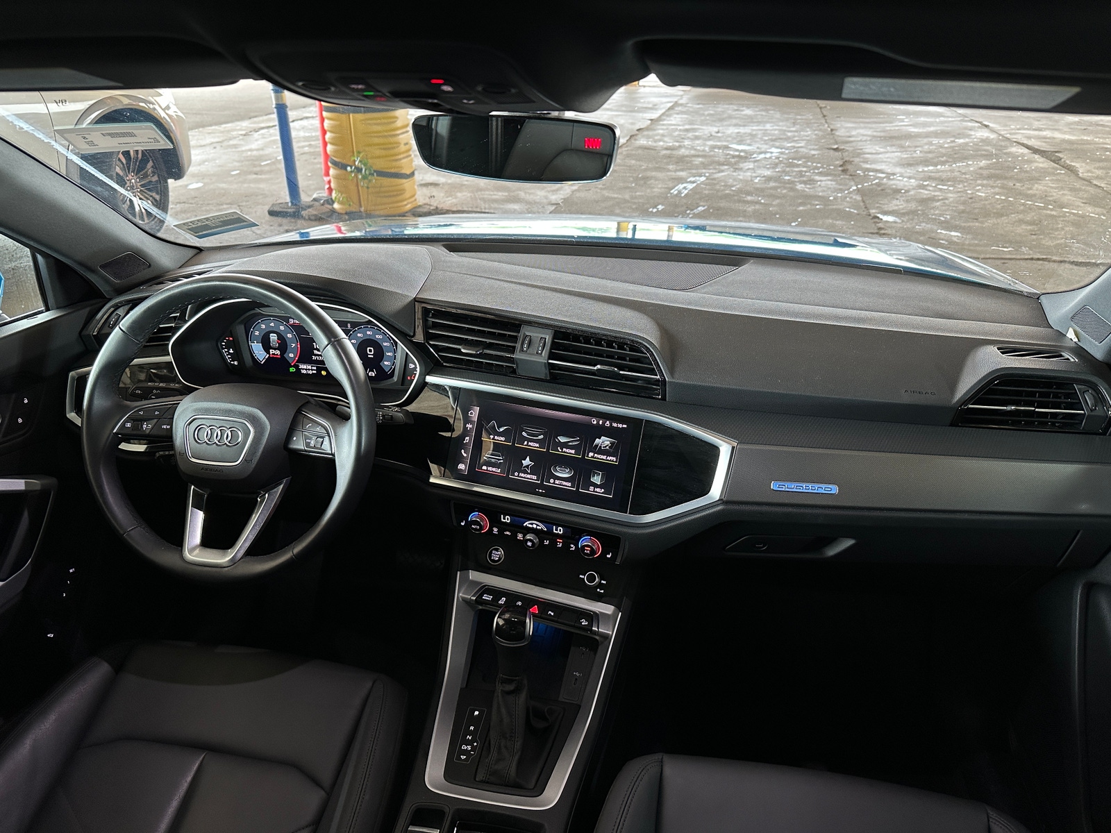 Thumbnail: 2023 Audi Q3 - 2