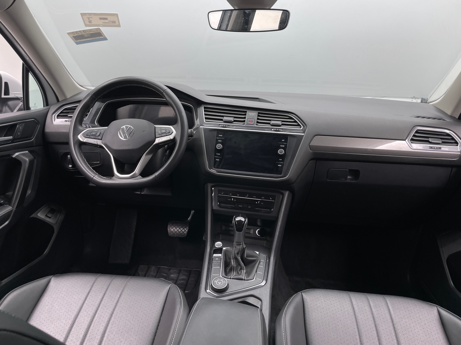 Thumbnail: 2024 Volkswagen Tiguan - 2