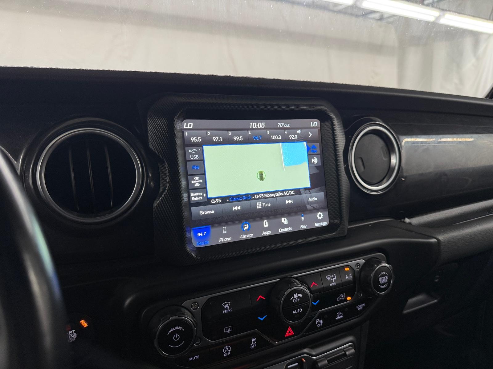 Thumbnail: 2021 Jeep Wrangler - 3
