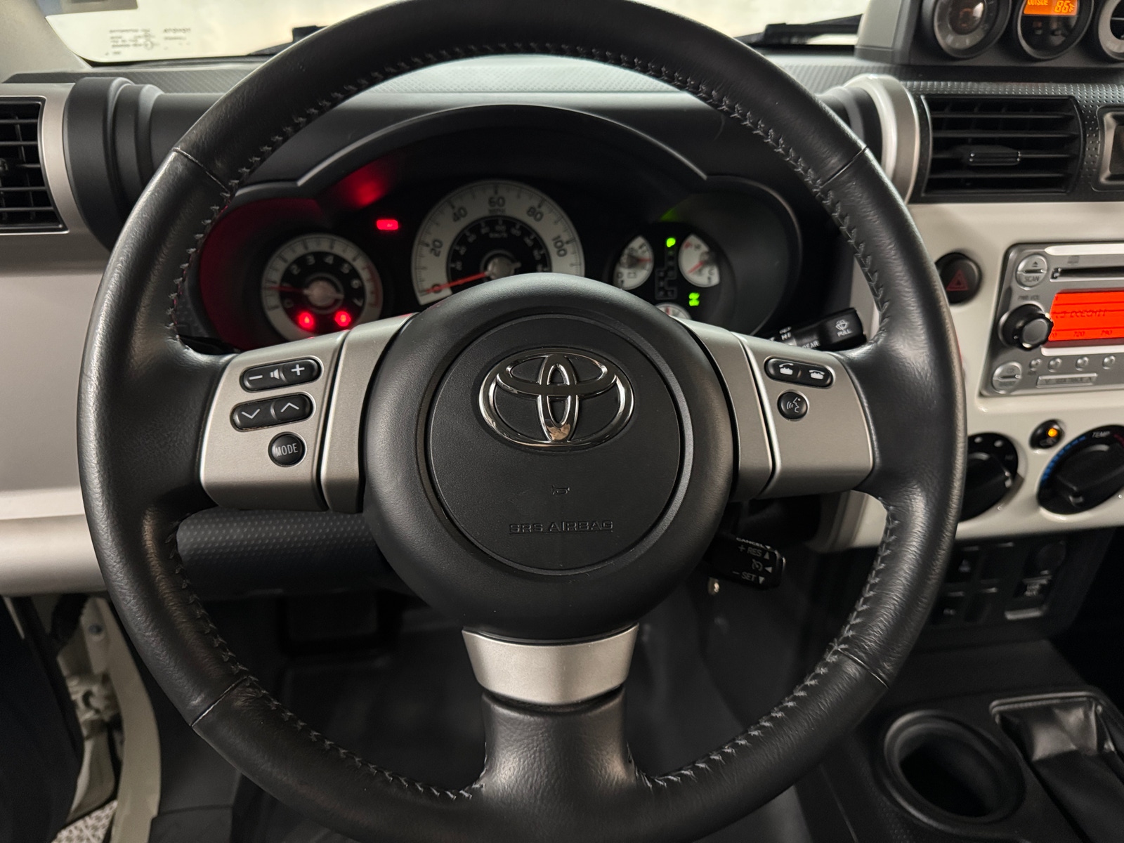 Thumbnail: 2014 Toyota FJ Cruiser - 5