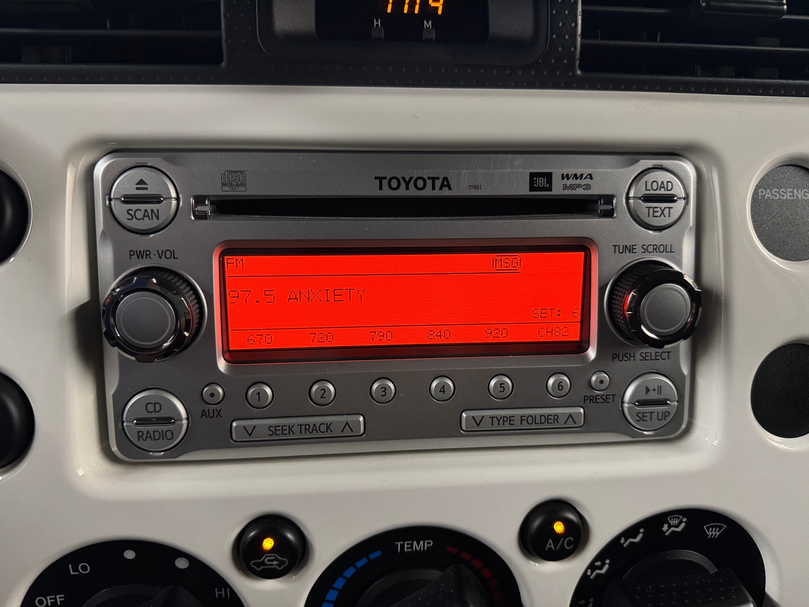 Thumbnail: 2014 Toyota FJ Cruiser - 4