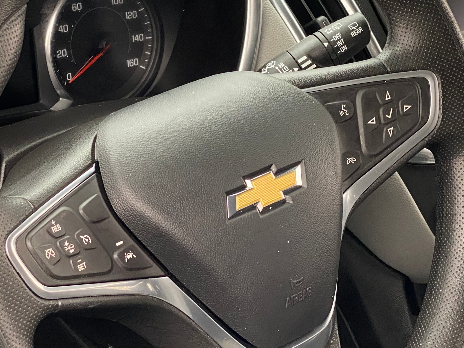 Thumbnail: 2022 Chevrolet Equinox - 5