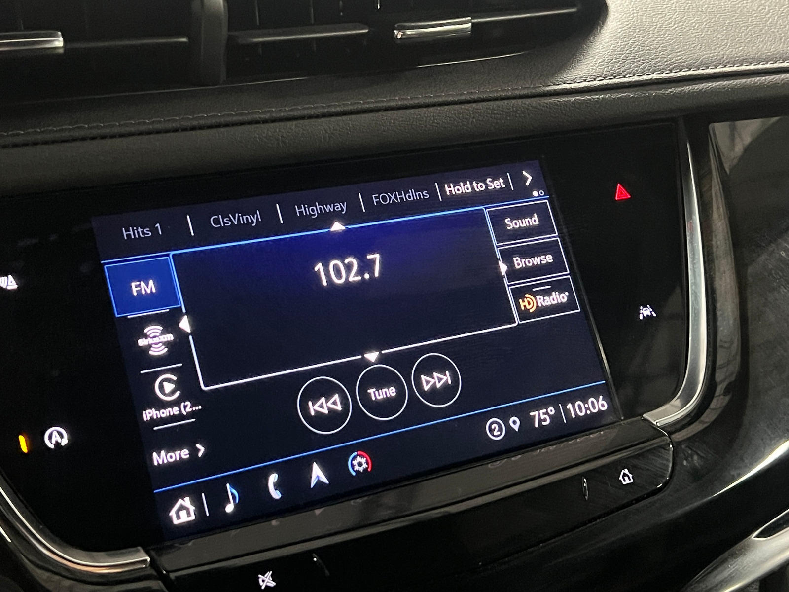 Thumbnail: 2023 Cadillac XT6 - 3