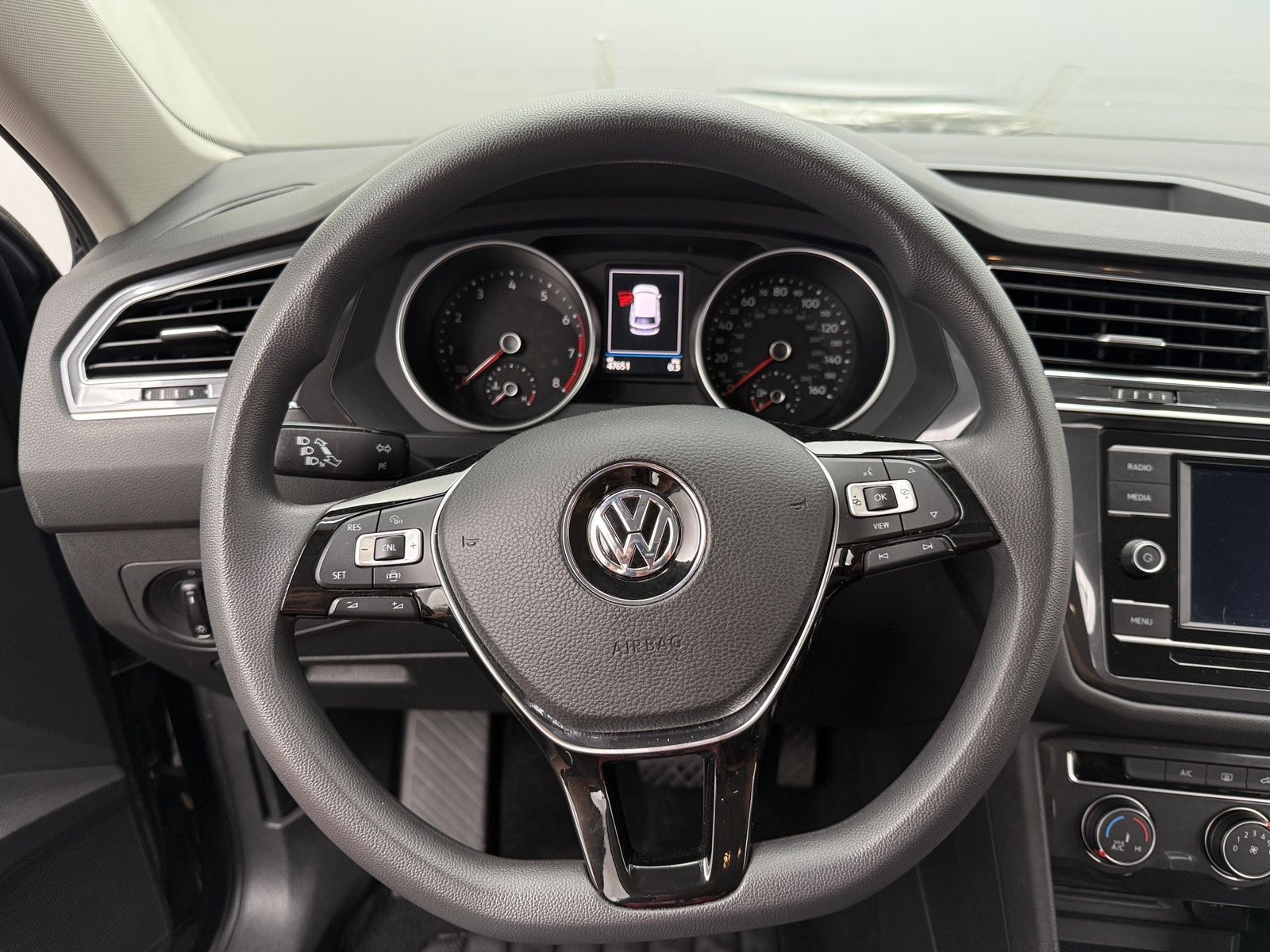 Thumbnail: 2020 Volkswagen Tiguan - 5