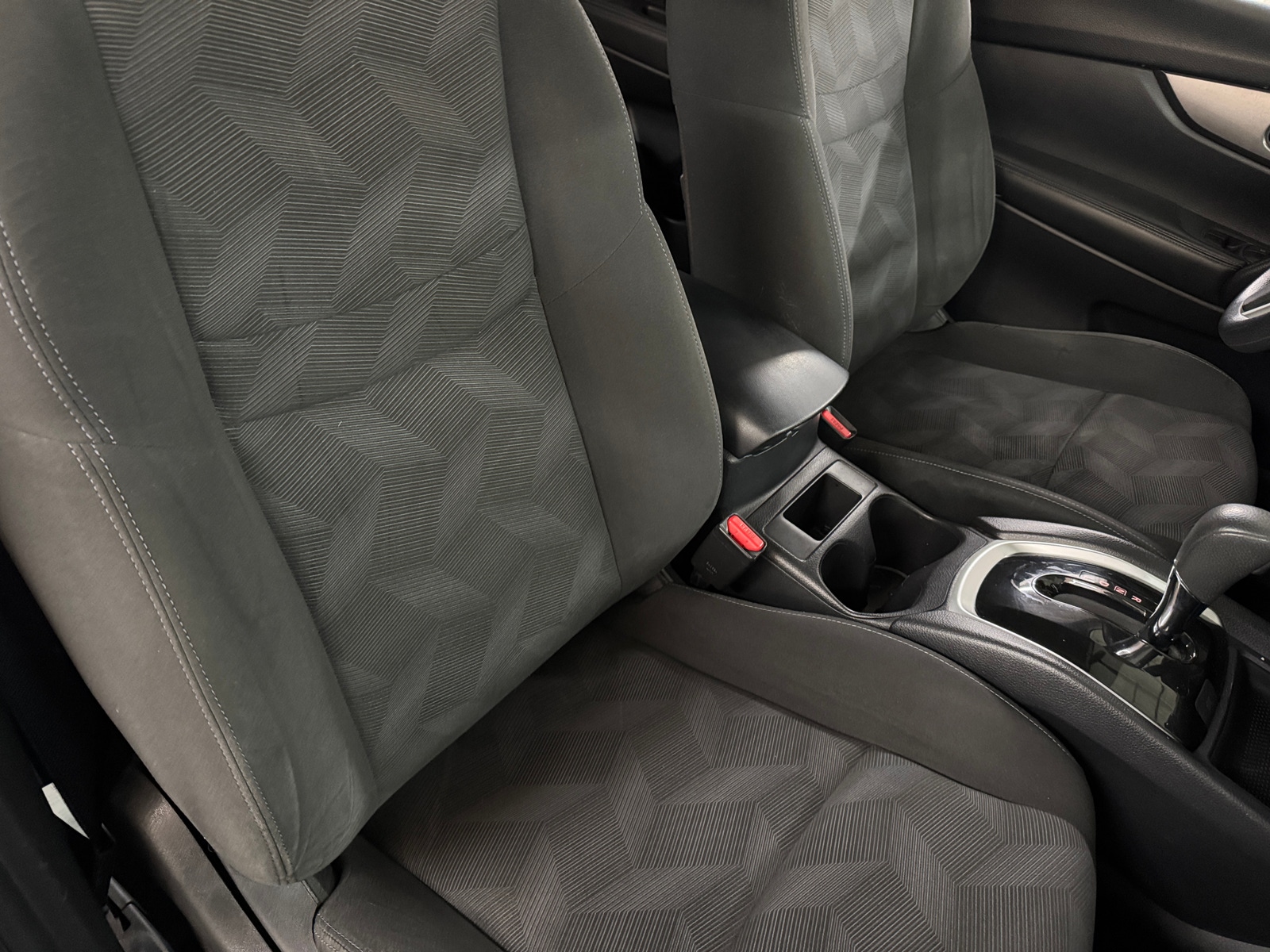 Thumbnail: 2016 Nissan Rogue - 2
