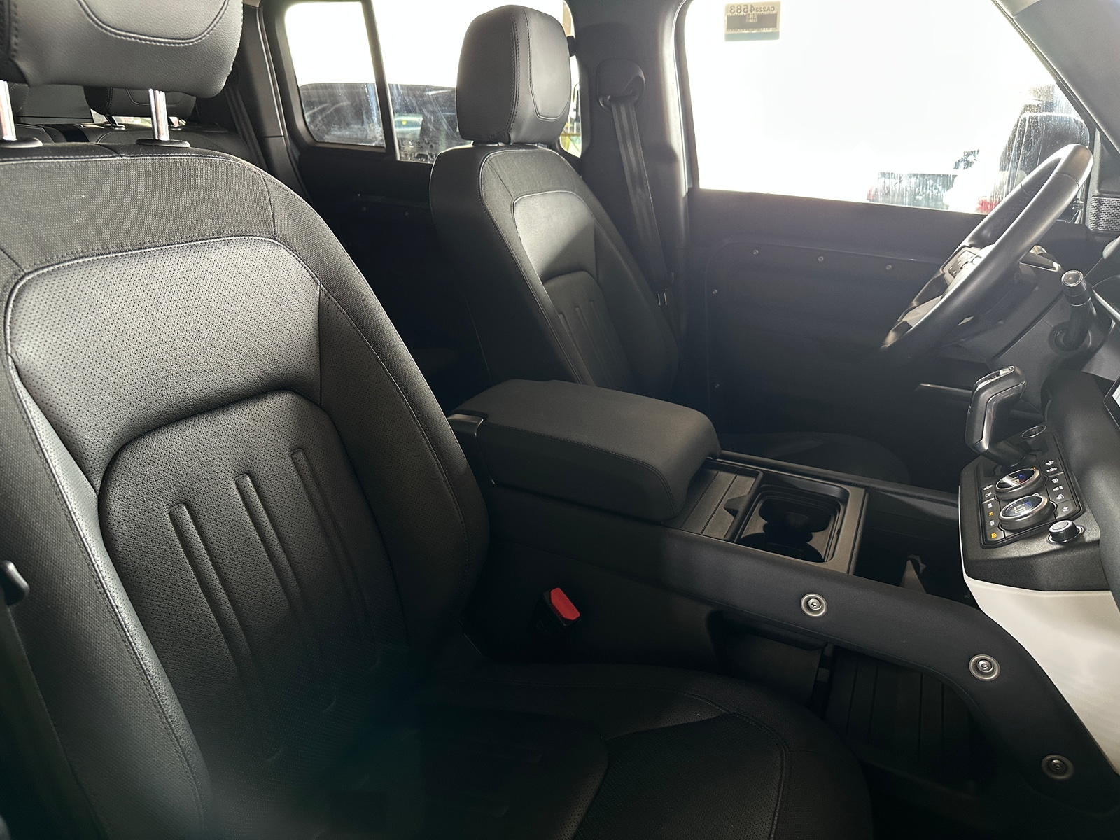 Thumbnail: 2020 Land Rover Defender - 2