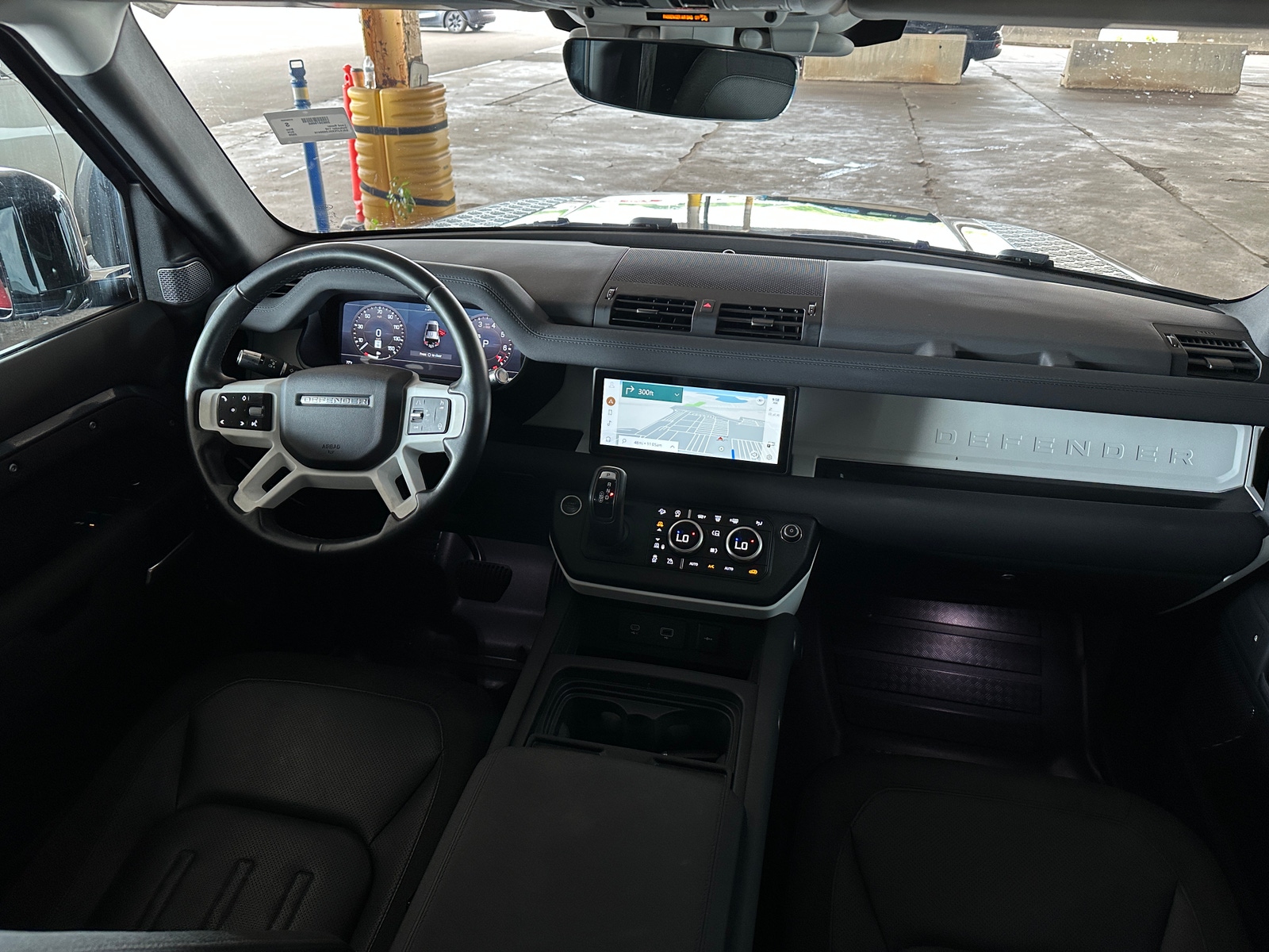 Thumbnail: 2020 Land Rover Defender - 3