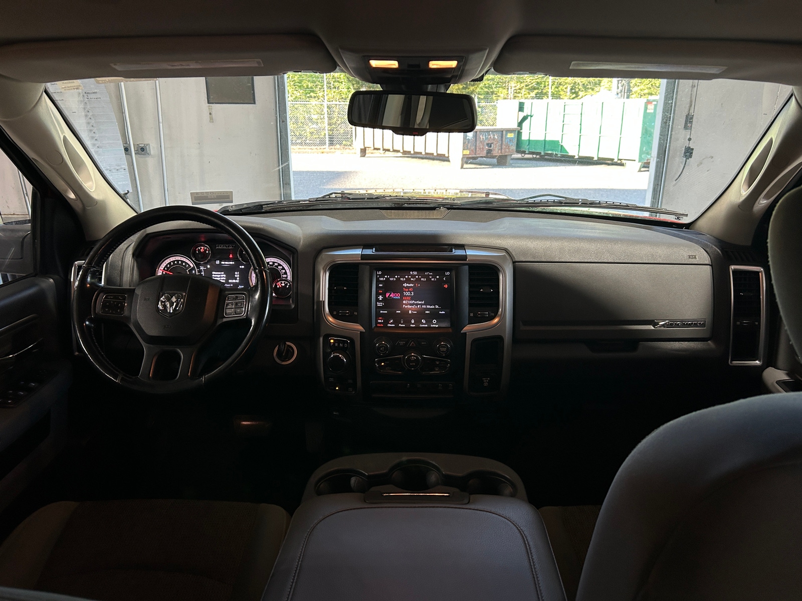 Thumbnail: 2019 RAM 1500 Classic - 3