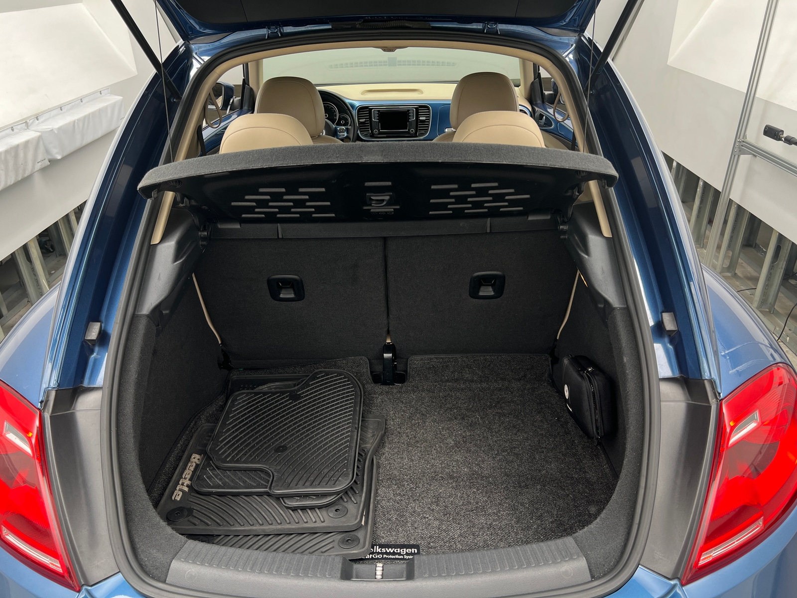 Thumbnail: 2016 Volkswagen Beetle - 7