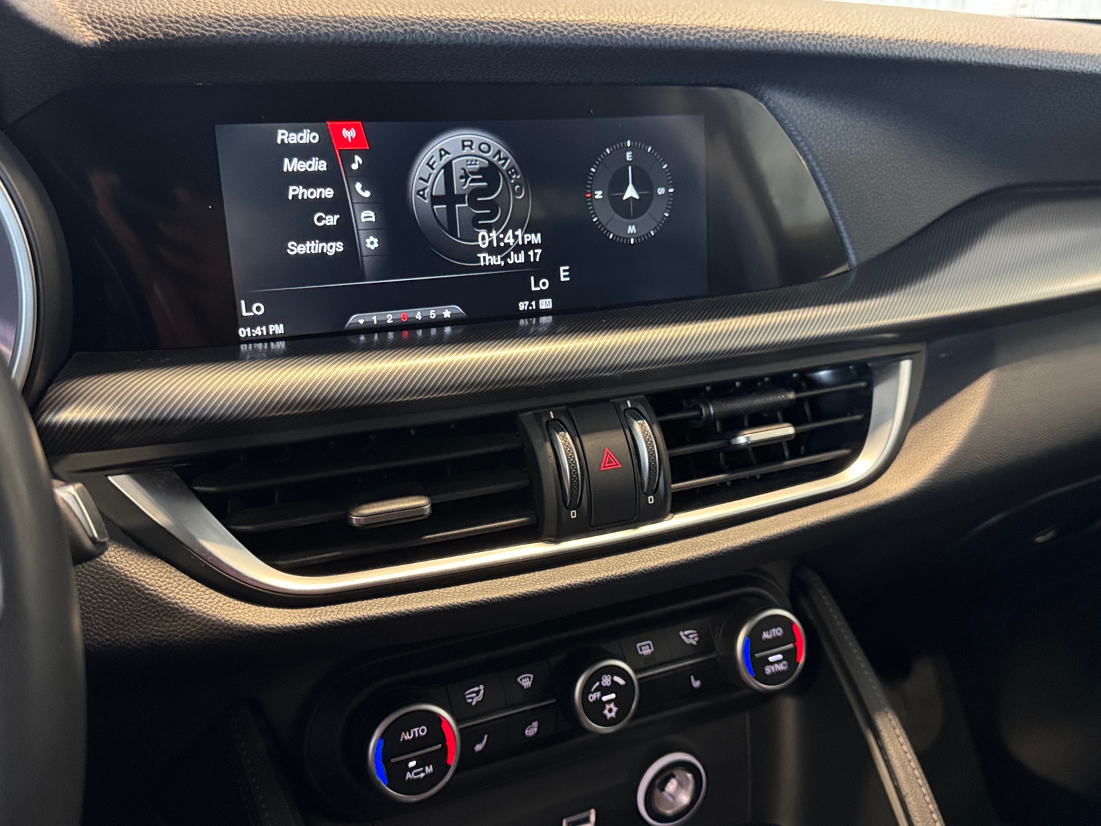 Thumbnail: 2018 Alfa Romeo Stelvio - 3