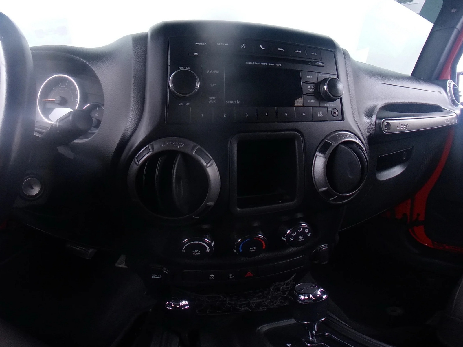 Thumbnail: 2015 Jeep Wrangler - 3