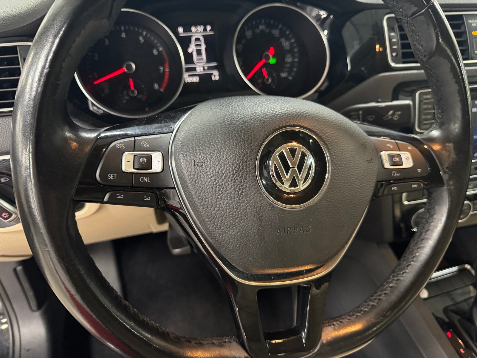 Thumbnail: 2017 Volkswagen Jetta - 4