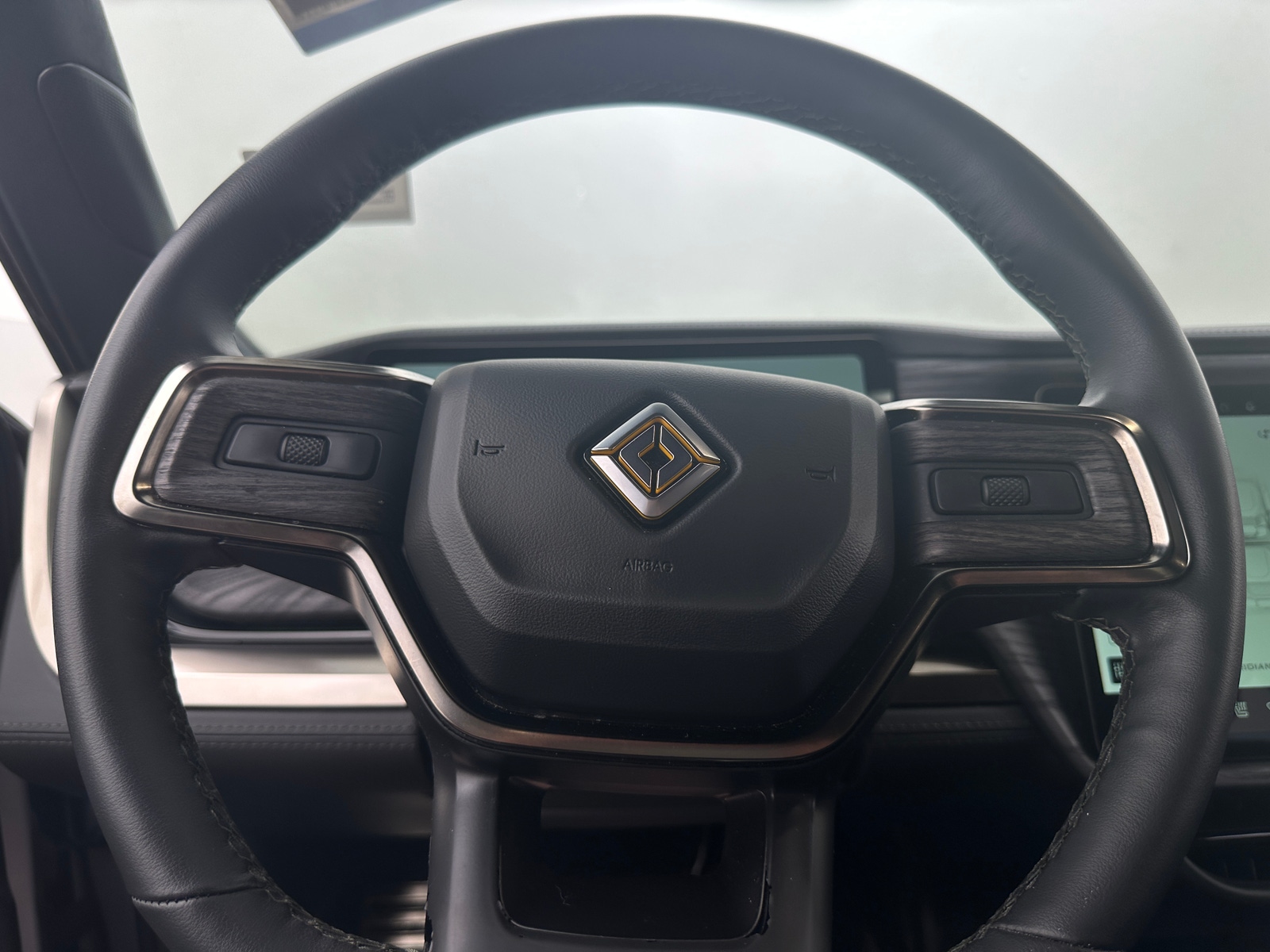 Thumbnail: 2023 Rivian R1T - 4