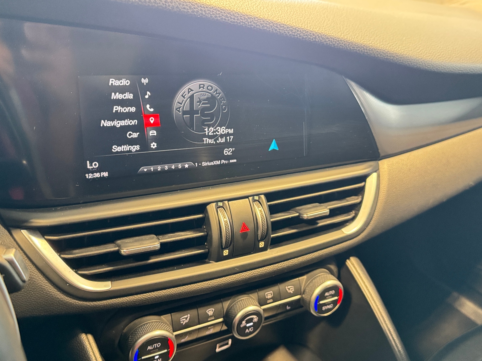 Thumbnail: 2018 Alfa Romeo Giulia - 3