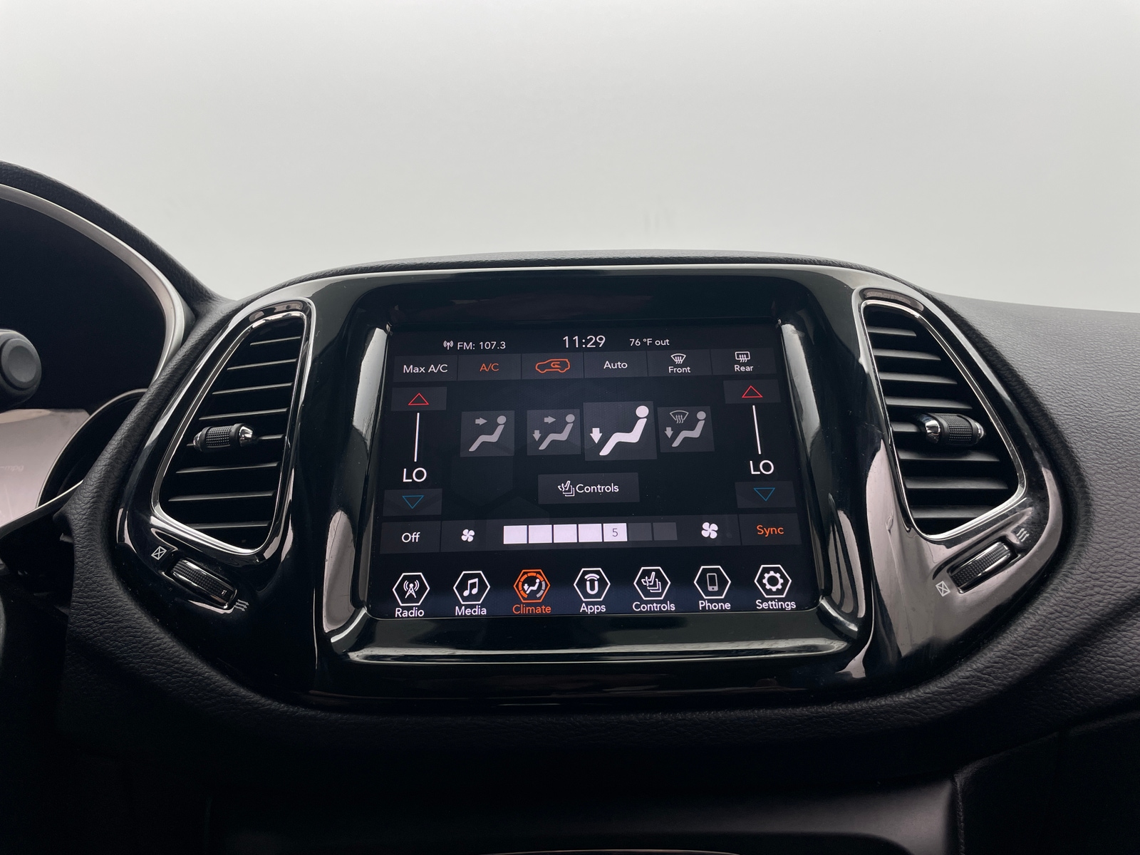 Thumbnail: 2021 Jeep Compass - 3