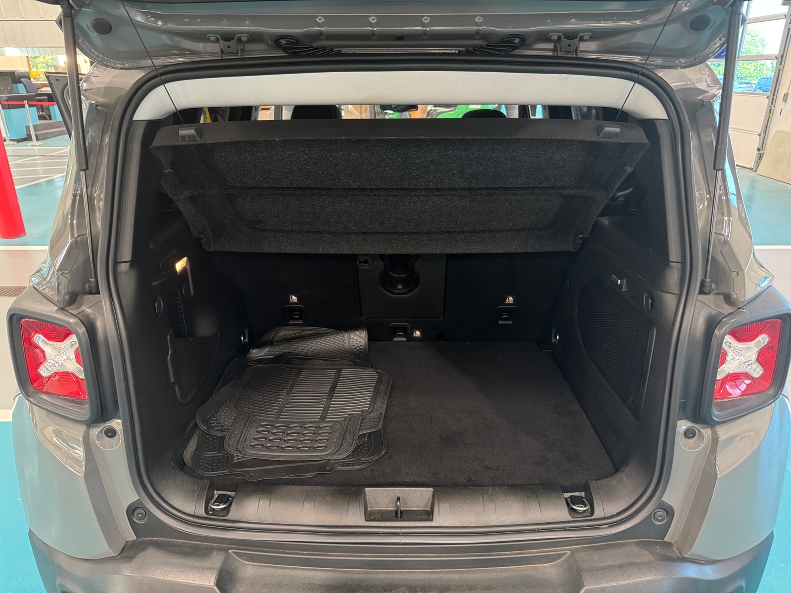Thumbnail: 2021 Jeep Renegade - 6