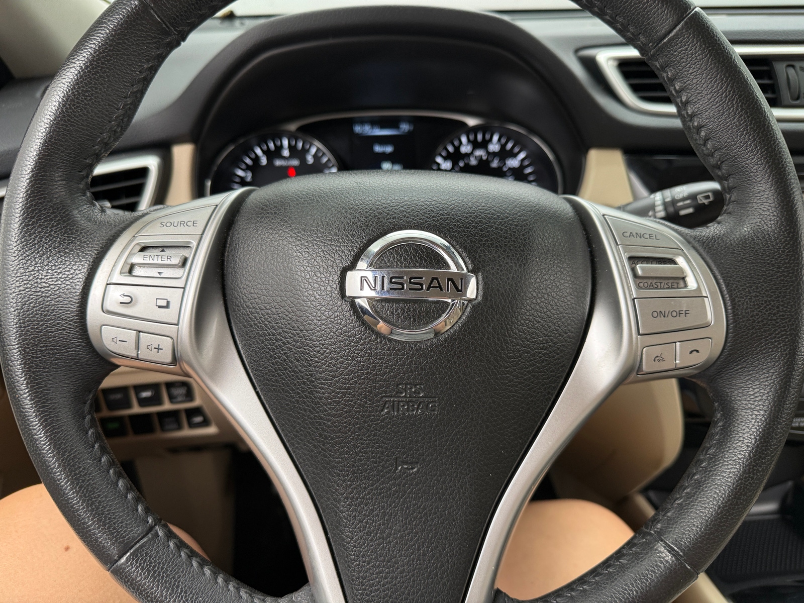 Thumbnail: 2016 Nissan Rogue - 4