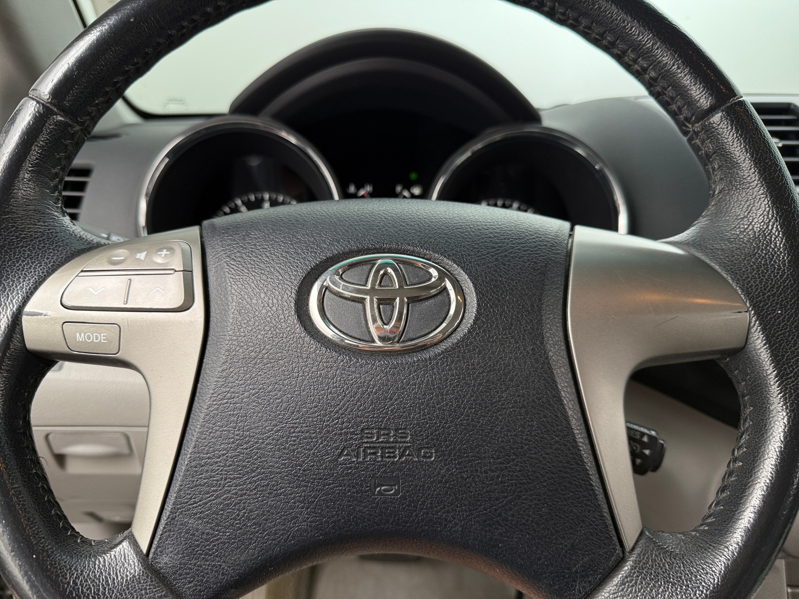 Thumbnail: 2010 Toyota Highlander - 5