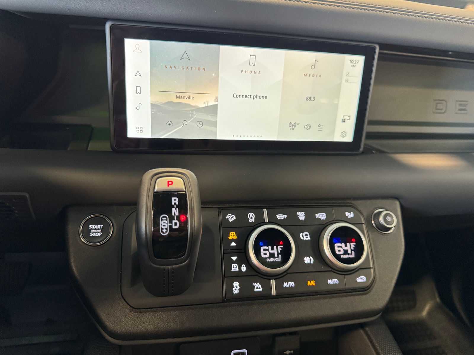 Thumbnail: 2023 Land Rover Defender - 3