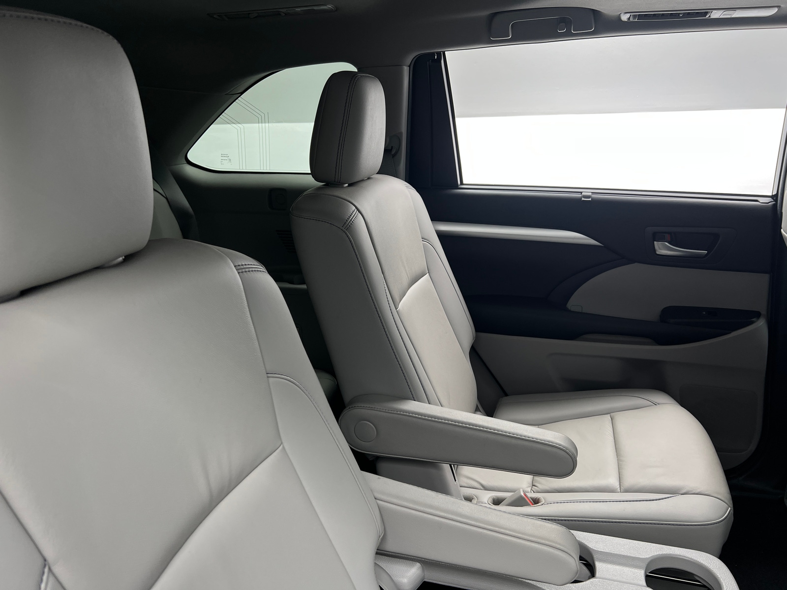 Thumbnail: 2019 Toyota Highlander - 5