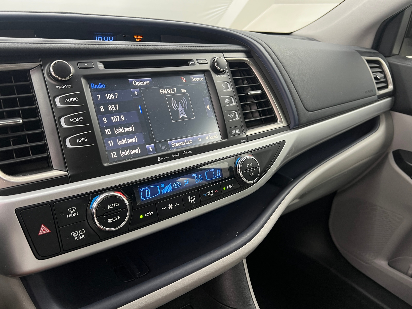 Thumbnail: 2019 Toyota Highlander - 3