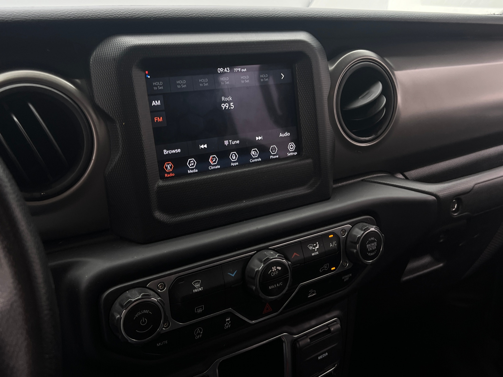 Thumbnail: 2023 Jeep Gladiator - 4