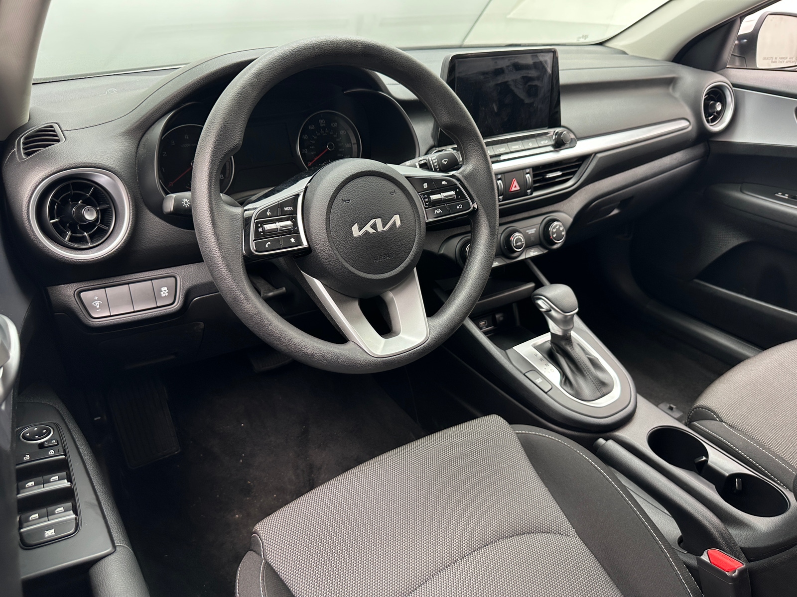 Thumbnail: 2024 Kia Forte - 3