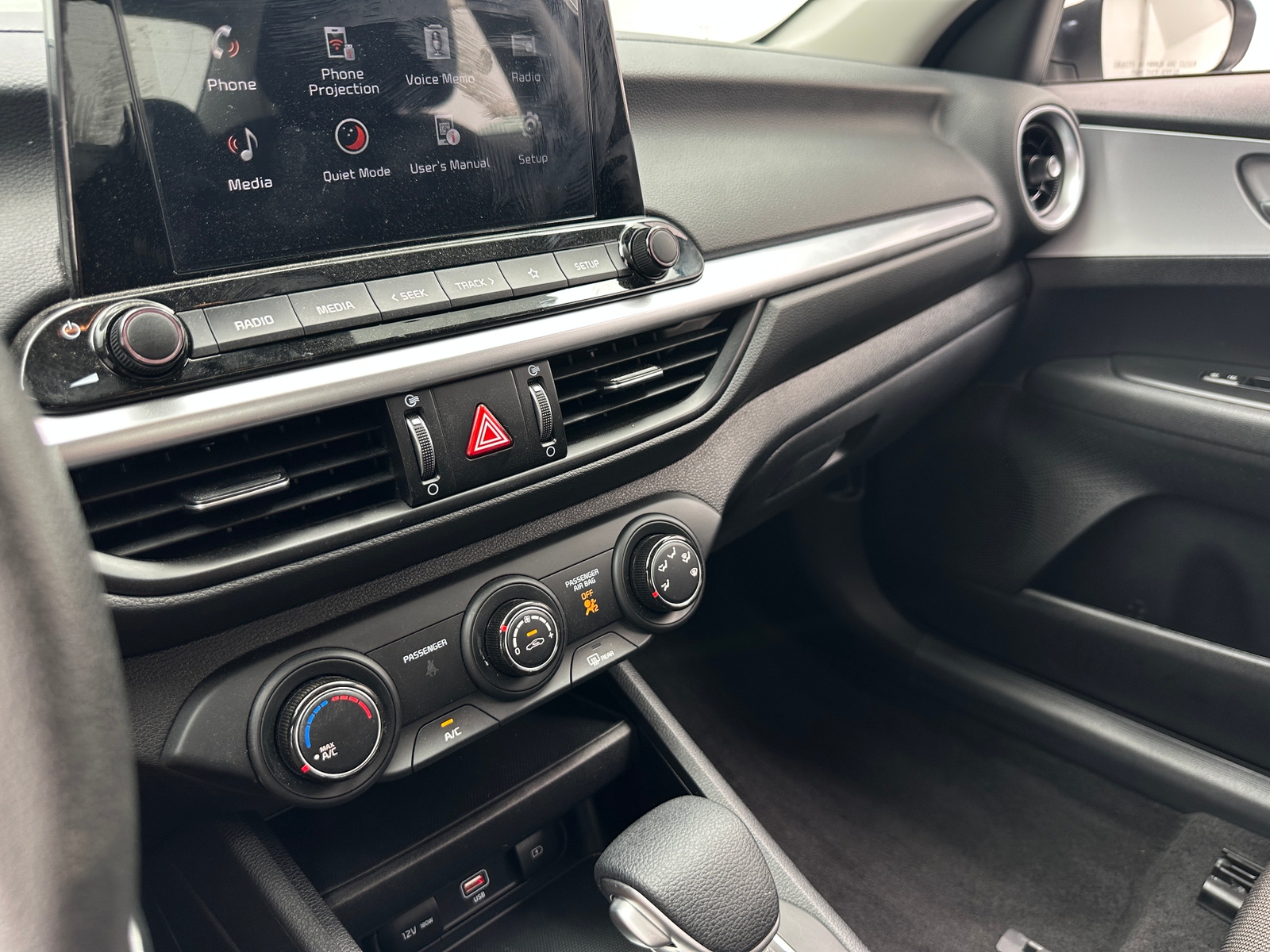 Thumbnail: 2024 Kia Forte - 4