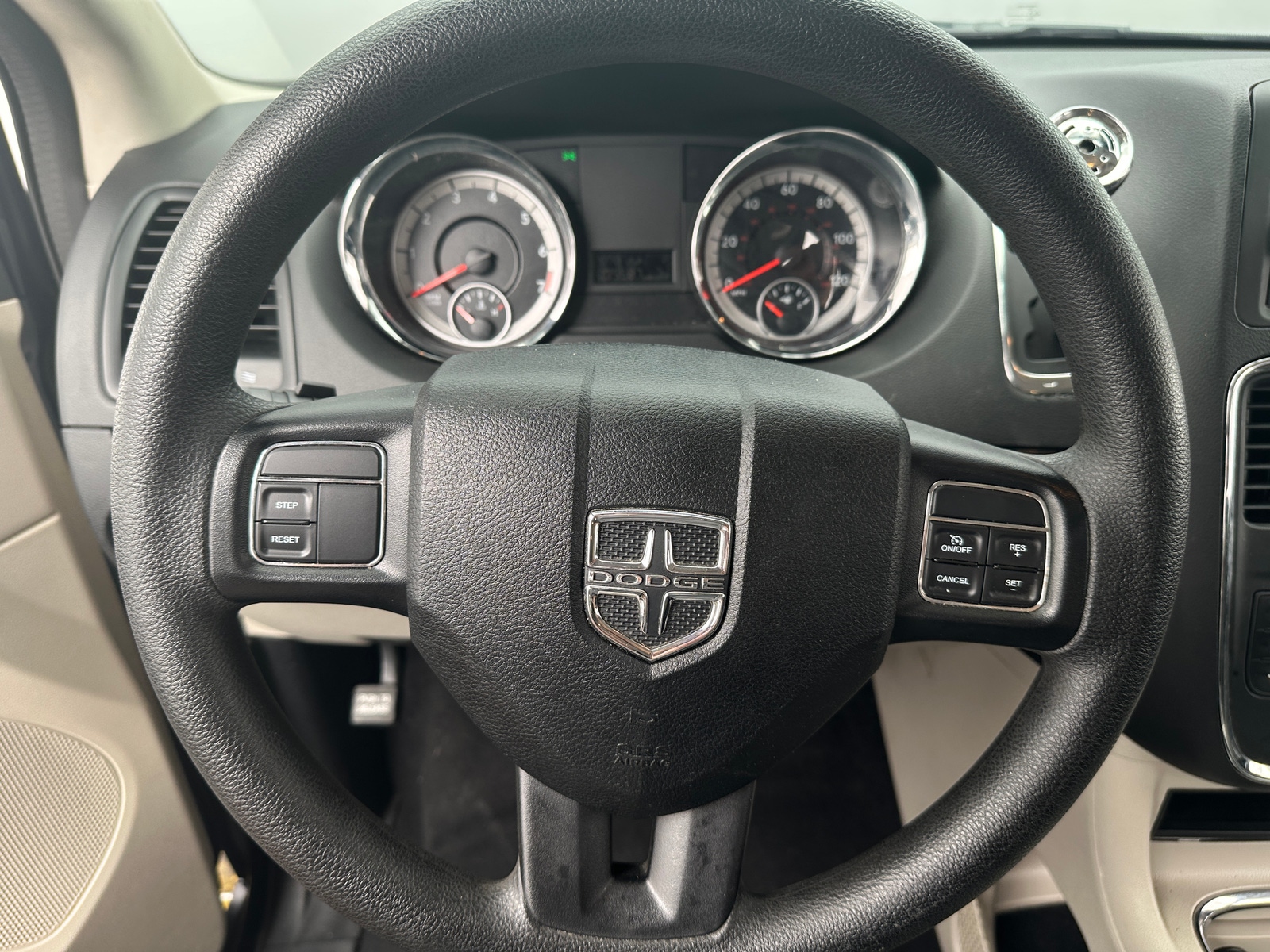 Thumbnail: 2015 Dodge Grand Caravan - 4