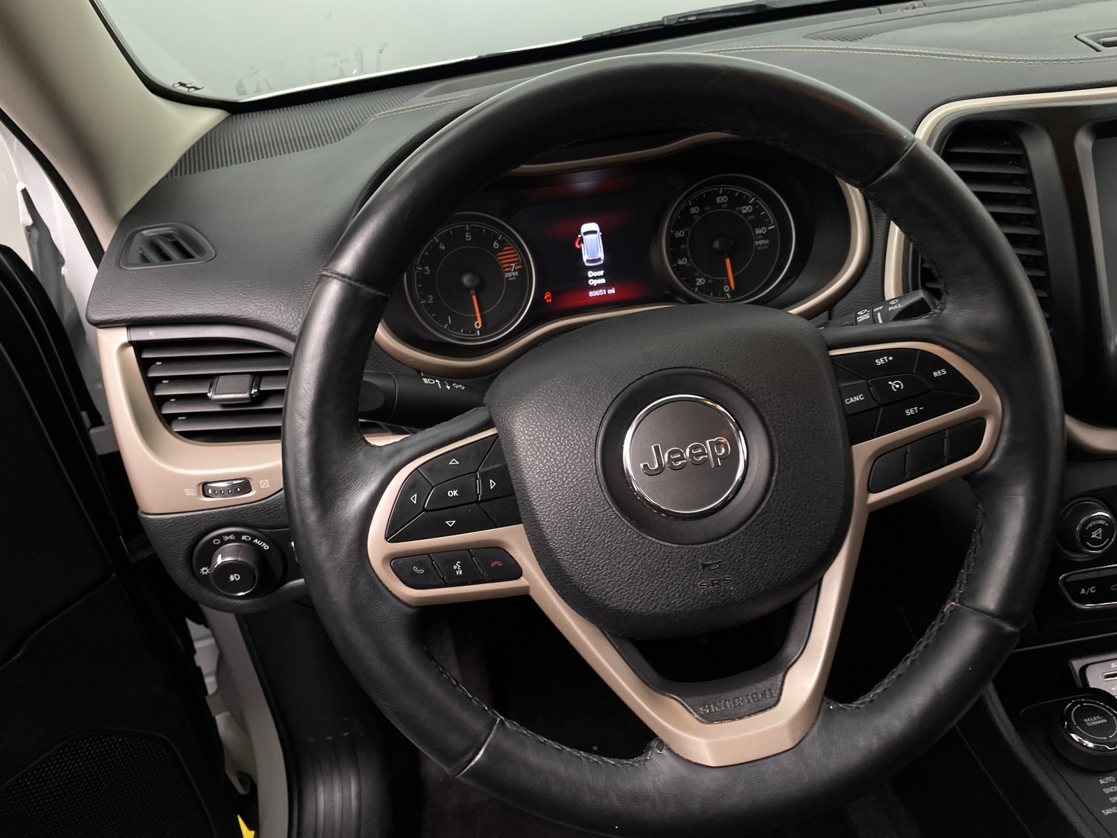 Thumbnail: 2018 Jeep Cherokee - 4