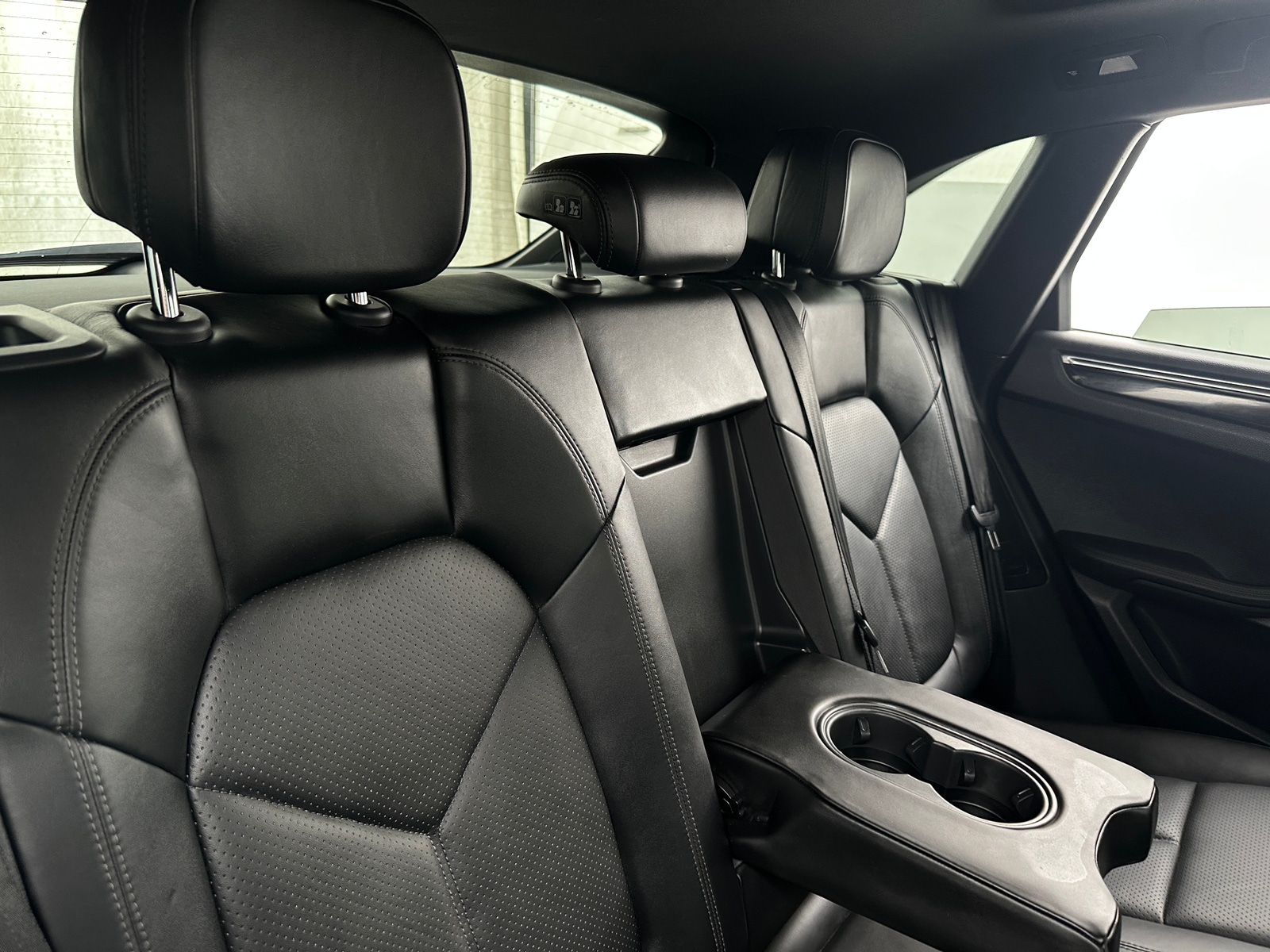 Thumbnail: 2017 Porsche Macan - 5