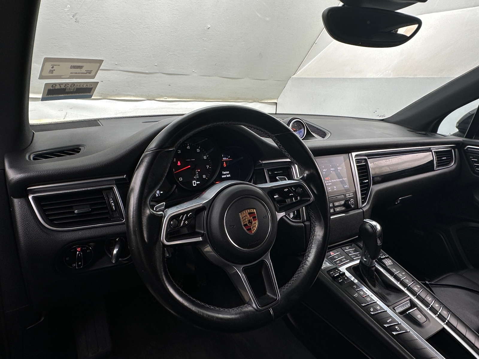 Thumbnail: 2017 Porsche Macan - 2