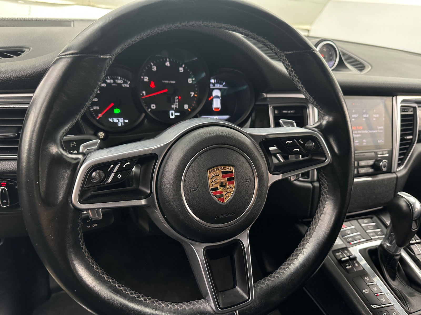 Thumbnail: 2017 Porsche Macan - 4