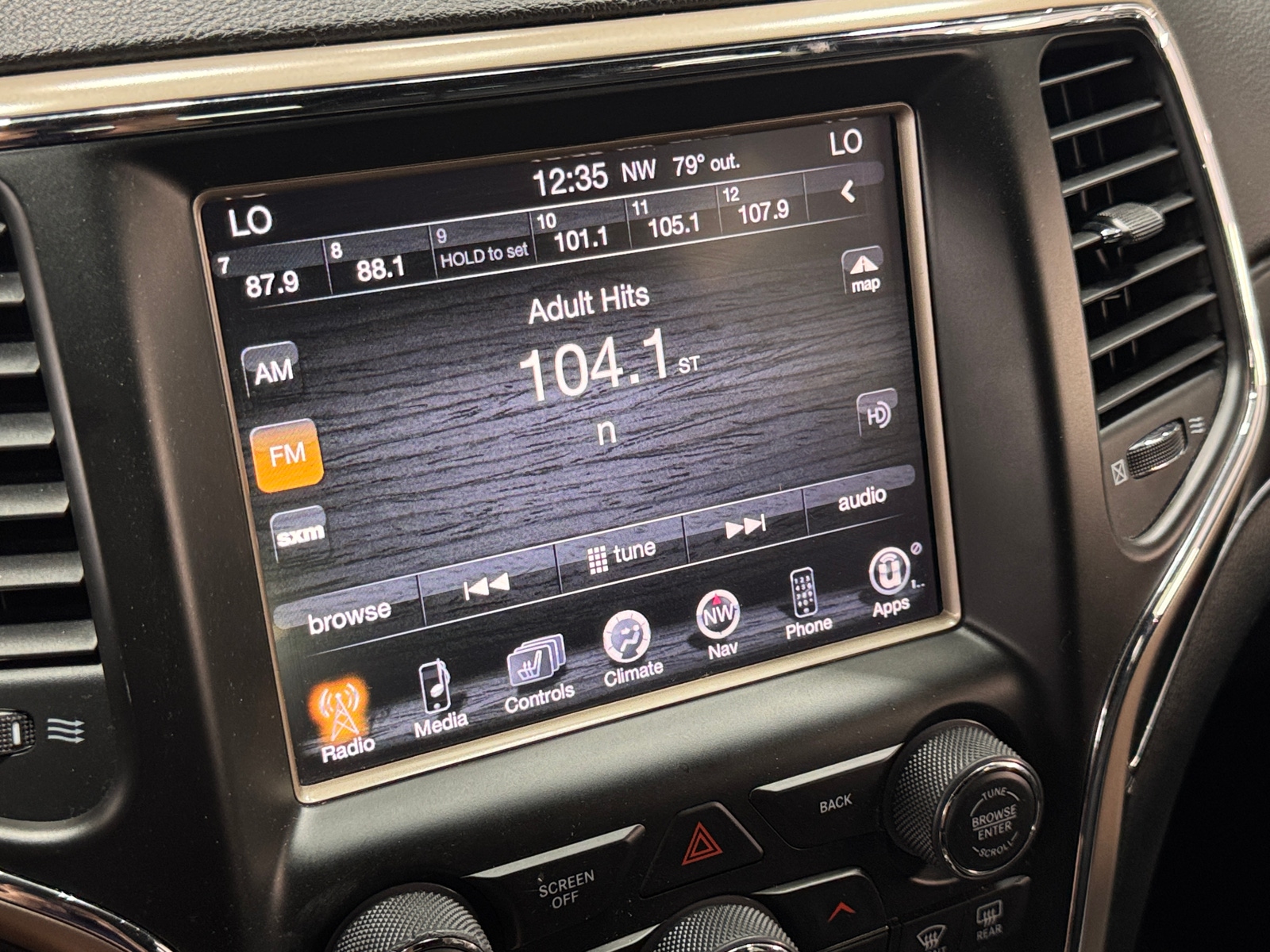 Thumbnail: 2015 Jeep Grand Cherokee - 3