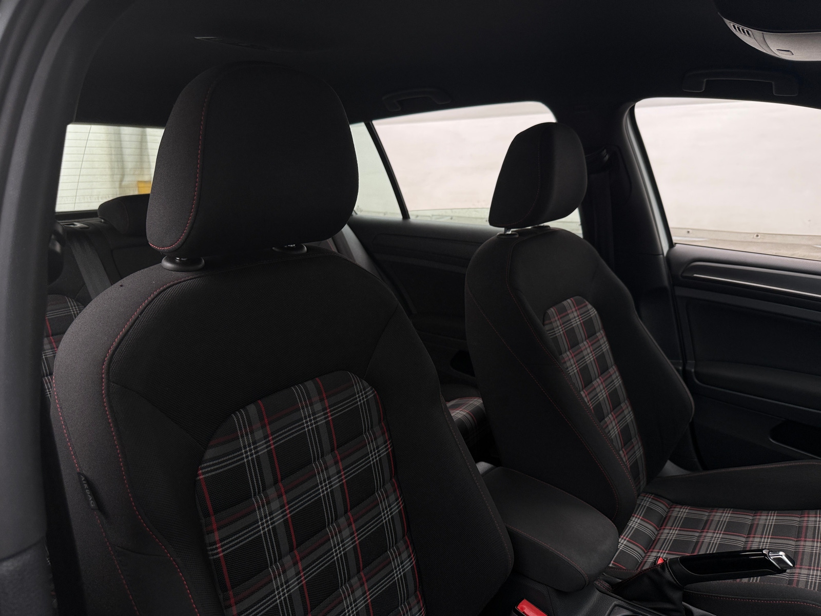Thumbnail: 2018 Volkswagen Golf - 2