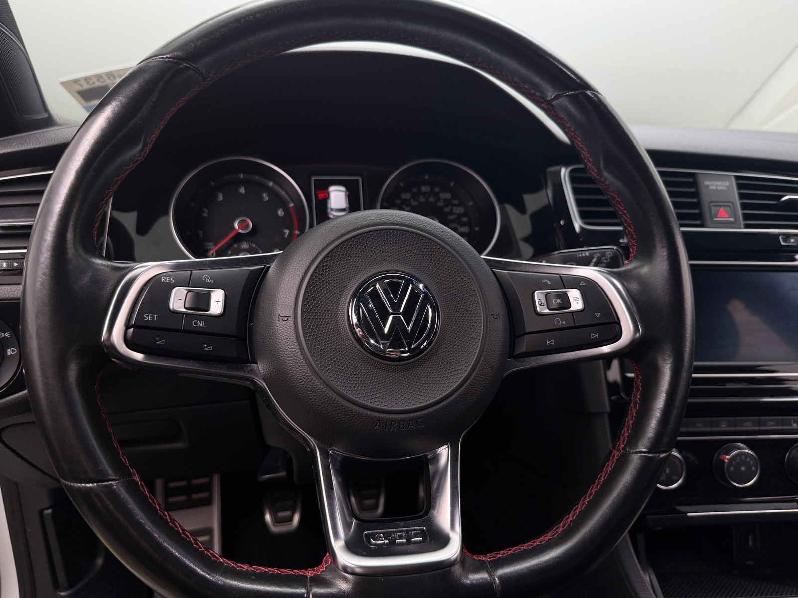 Thumbnail: 2018 Volkswagen Golf - 5