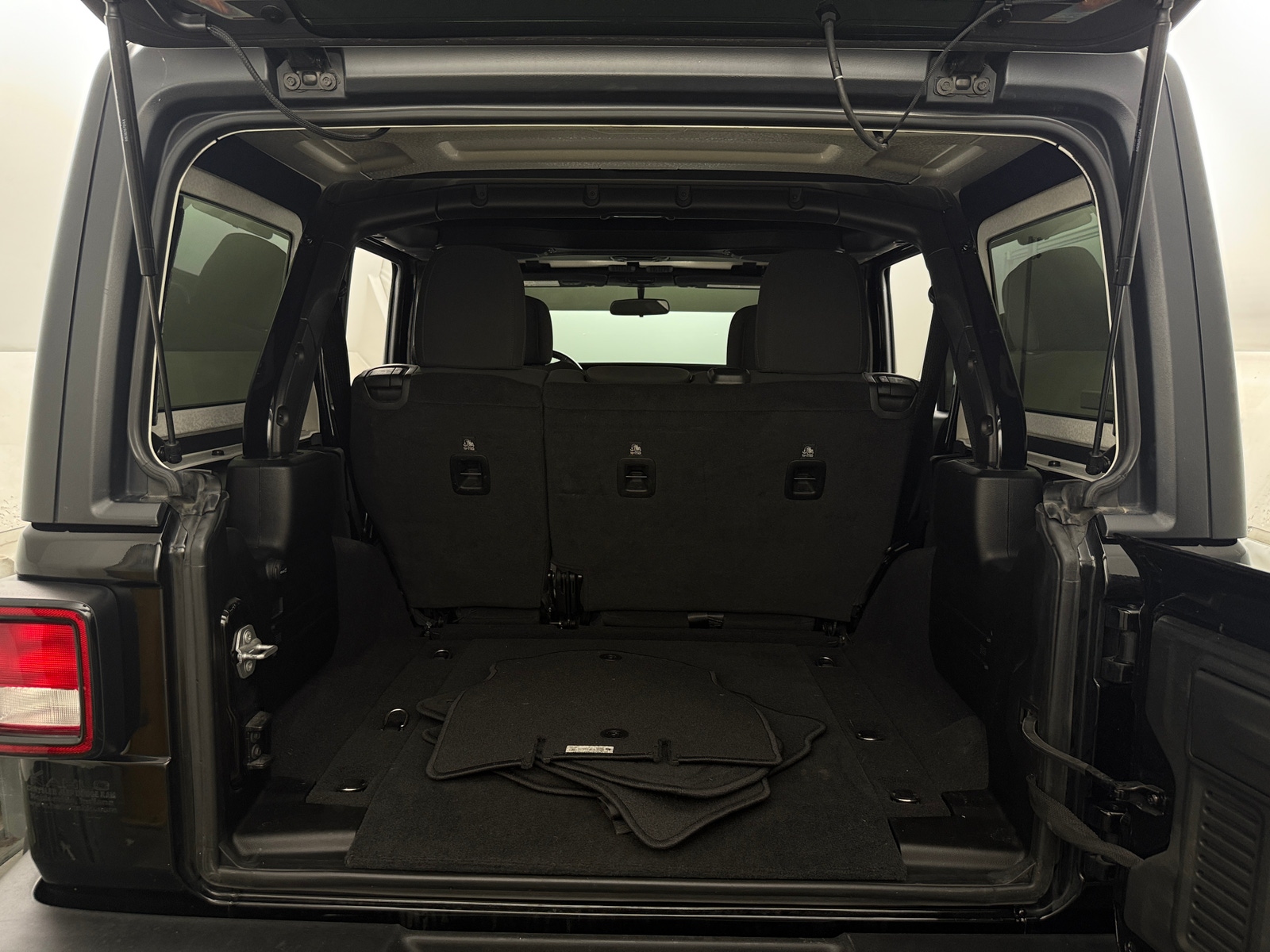 Thumbnail: 2021 Jeep Wrangler - 7