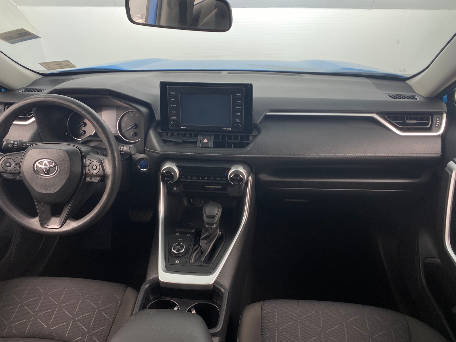 Thumbnail: 2020 Toyota RAV4 - 3