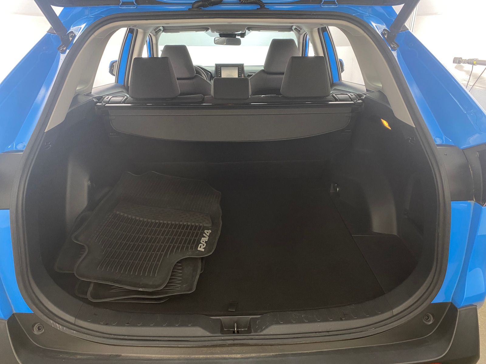 Thumbnail: 2020 Toyota RAV4 - 7