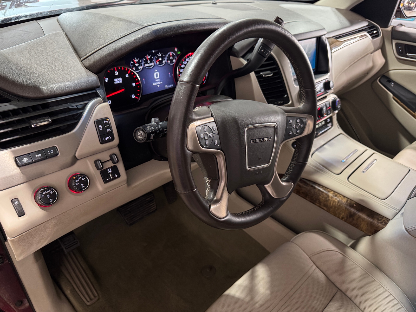 Thumbnail: 2016 GMC Yukon - 3
