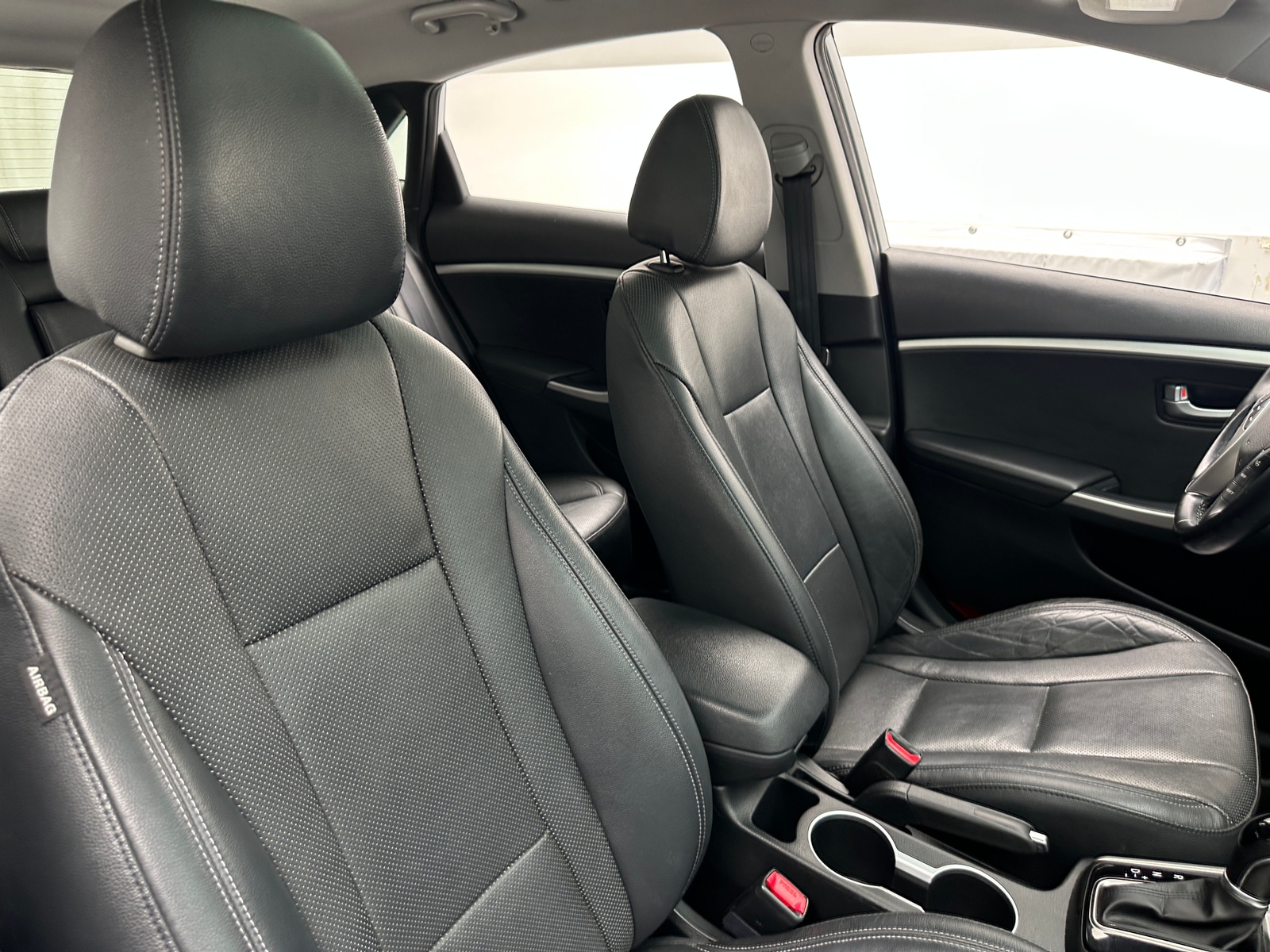 Thumbnail: 2016 Hyundai Elantra - 2