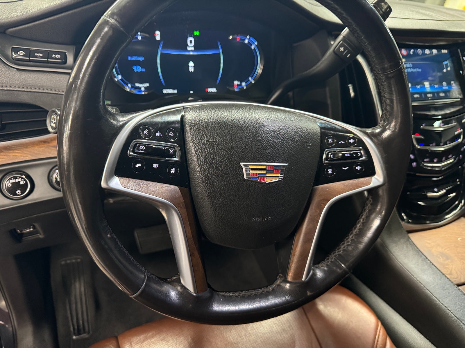Thumbnail: 2019 Cadillac Escalade - 4
