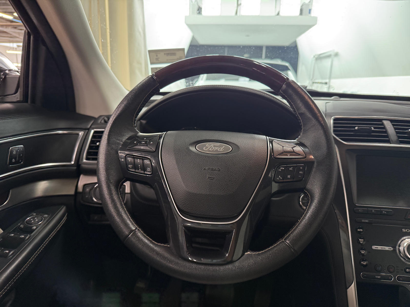 Thumbnail: 2019 Ford Explorer - 4