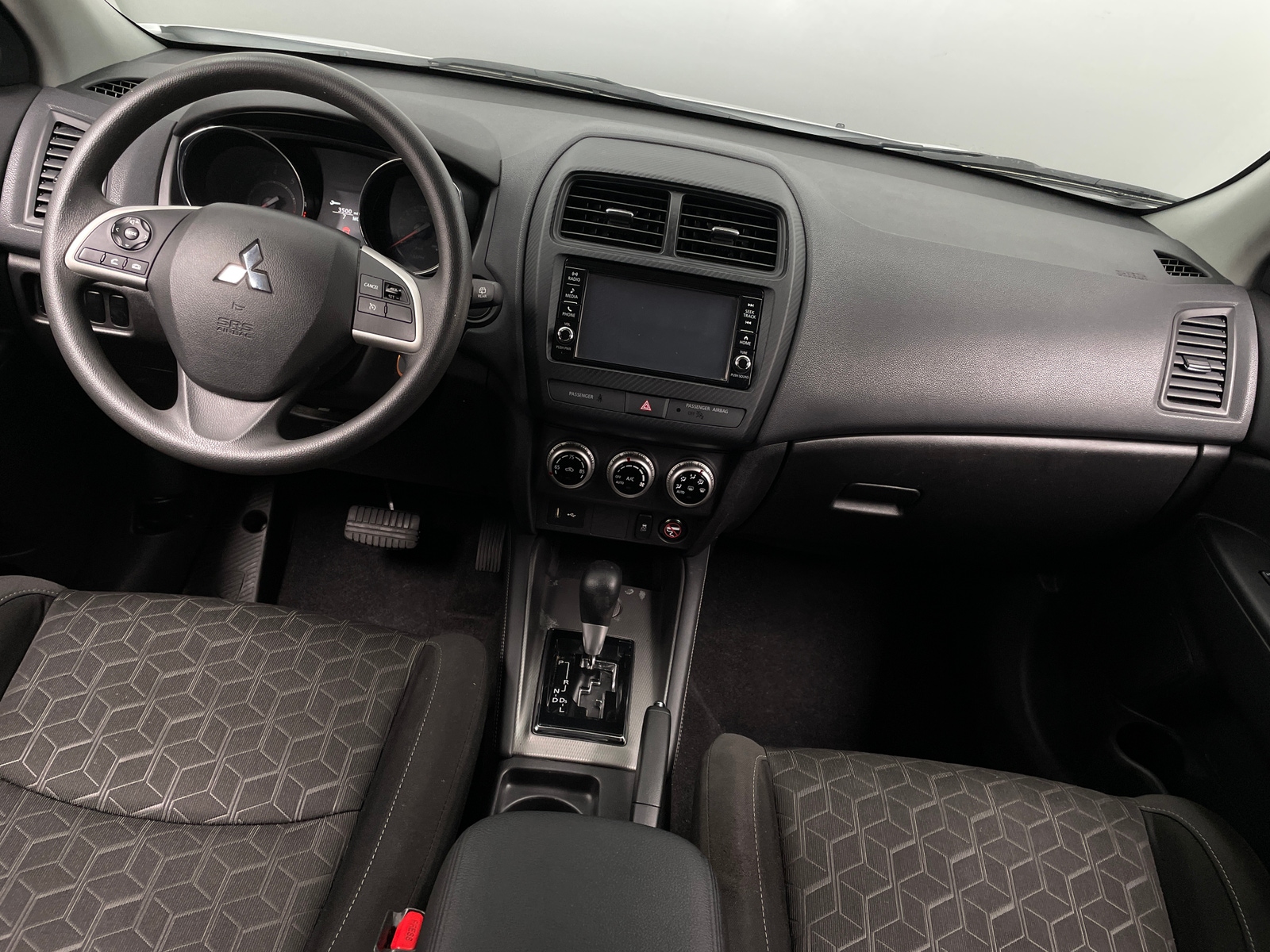 Thumbnail: 2022 Mitsubishi Outlander Sport - 3