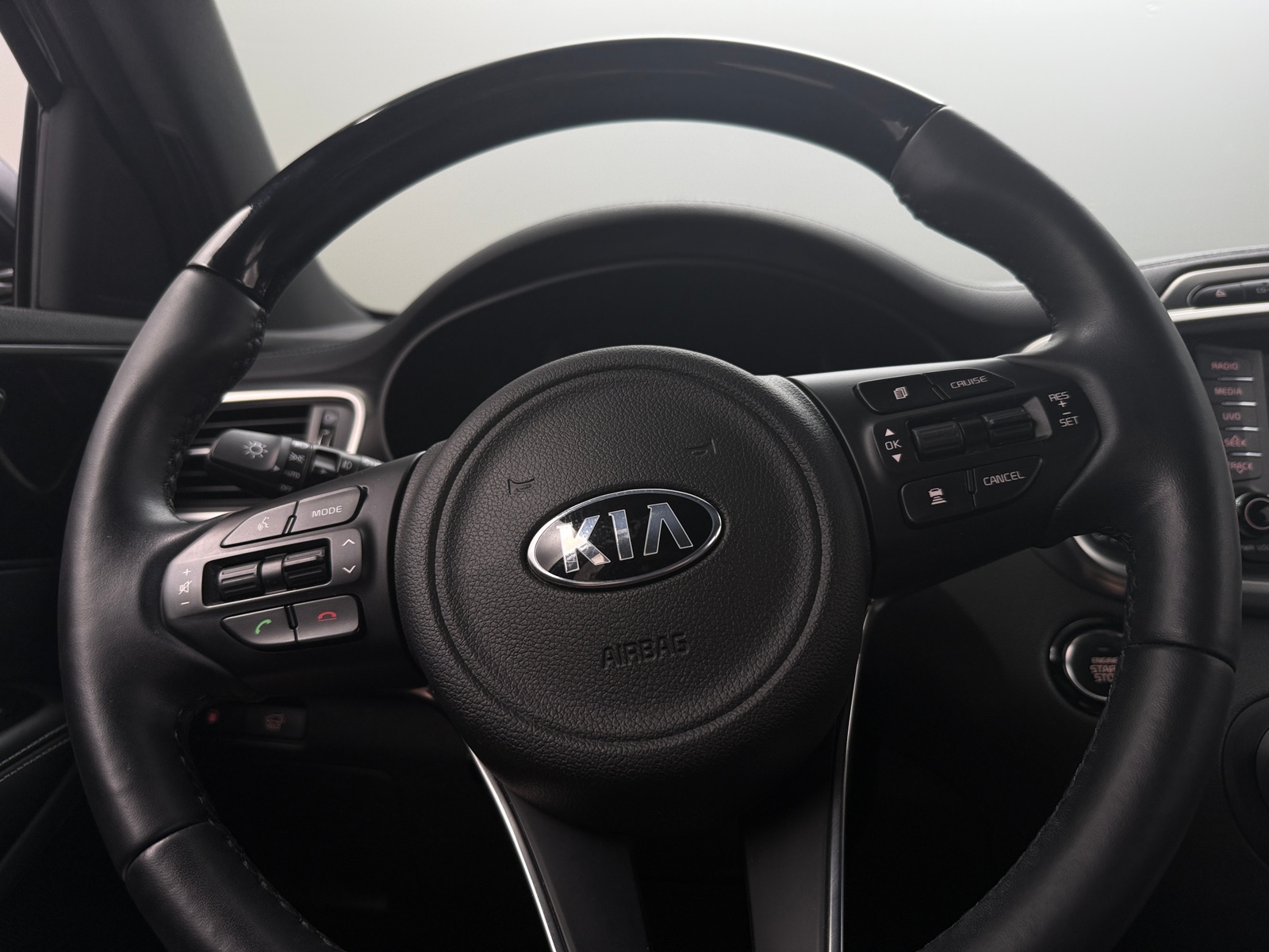 Thumbnail: 2018 Kia Sorento - 4