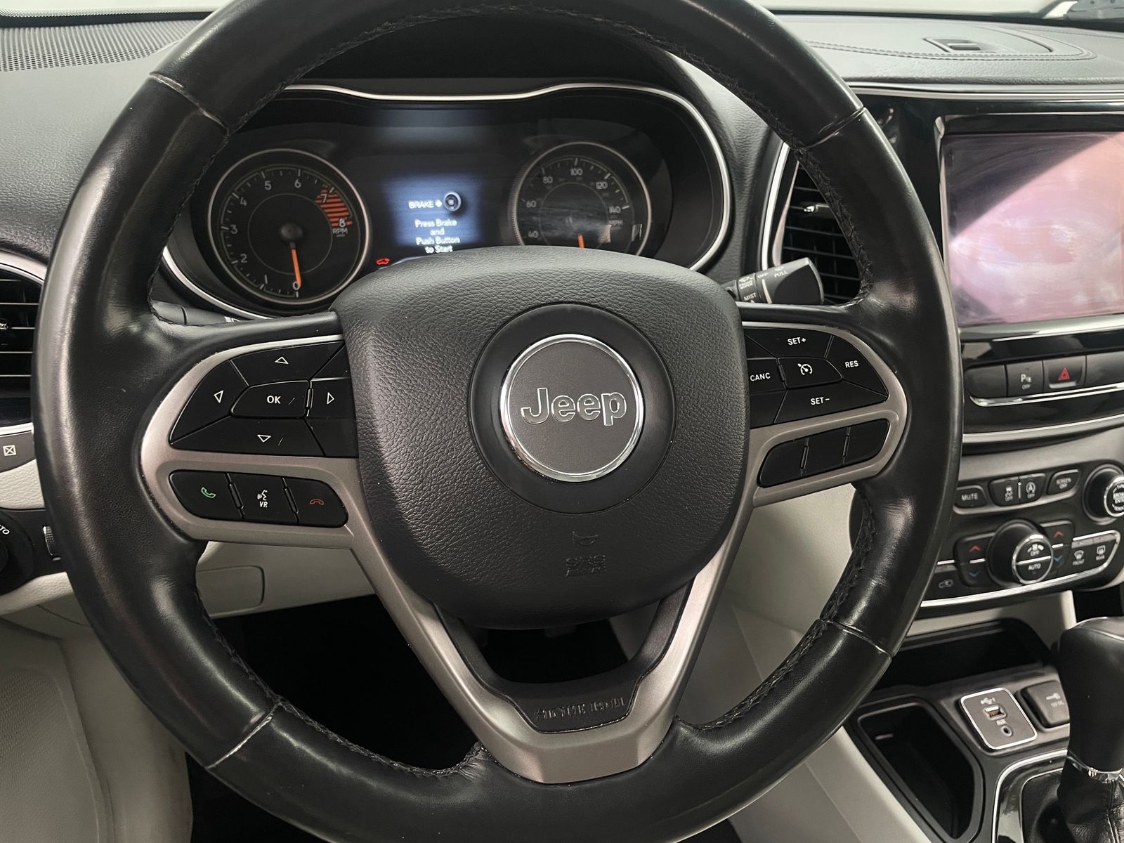 Thumbnail: 2019 Jeep Cherokee - 4