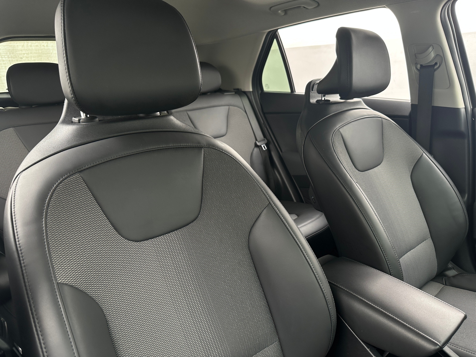 Thumbnail: 2023 Kia Niro - 2